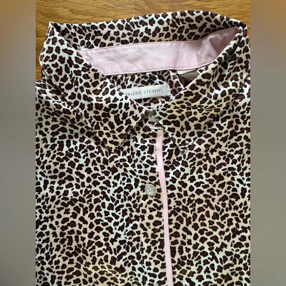 Valerie Stevens Leopard Print Pajamas with Pink Accents - Picture 5 of 6